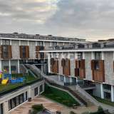  Wohnungen in einem Komplex mit horizontaler Architektur in İstanbul Uskudar 8181894 thumb0