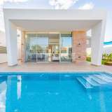  Detached Villas with Private Pools in Torrevieja Alicante Alicante 8082308 thumb0