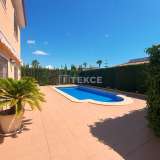  Key-Ready Villa with a Private Pool and Parking in Ciudad Quesada Alicante 8082422 thumb12