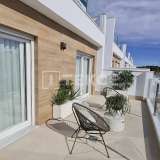  Contemporary Semi-Detached Villa with Pool in Pilar de la Horadada Alicante 8082491 thumb12