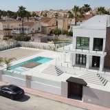  Lyxig fristående villa nära havet i Torrevieja Costa Blanca Alicante 8082660 thumb11