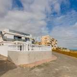  Luxe Vrijstaande Villa met Zwembad en Zee Uitzicht in Torrevieja Alicante 8082761 thumb7