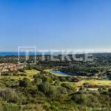 索托格兰德拥有令人惊叹的大海和高尔夫球全景的地块 San Roque 8082839 thumb6