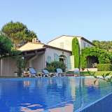 VINAIGRIER: Country house with an air of Provence in a great location, only ten minutes from the centre of Nice and Villefranche-sur-Mer with a superb infinity pool offering a perfect, picture postcard view. This is a perfect family property w Villefranche-sur-mer 3584773 thumb0