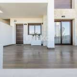  Doskonale Położone Eleganckie Apartamenty w Torrevieja Alicante 8184950 thumb7