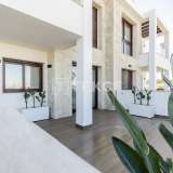  Doskonale Położone Eleganckie Apartamenty w Torrevieja Alicante 8184950 thumb0