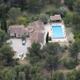  A haven of peace for this magnificent property built on a 1.2 hectare of flat land with Mediterranean vegetation where dry stone walls and ancient olive trees blend. A wonderful layout, entirely single storey including a double lounge with chi Le Beausset 3888495 thumb8