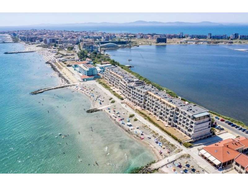 Three-room apartment, First Line, Pomorie!