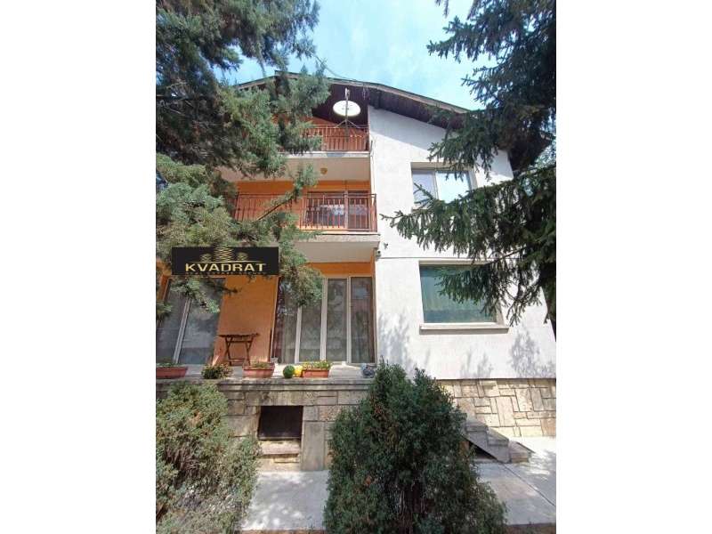 Furnished house, 3 residential floors, Briz quarter, Varna city