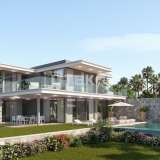  Marbella'da Geniş Tasarımlı ve Sonsuzluk Havuzlu Lüks Villalar Malaga 8093597 thumb5