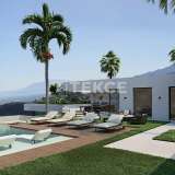  Doppelhaushälfte mit Panoramablick und Meerblick in Marbella Marbella 8093598 thumb1