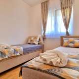  Yeni 2 yatak odalı, deniz manzaralı 59m2 daire, Beсiсi. Bečići 8094980 thumb22