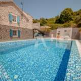  A beautiful stone villa with a swimming pool and its own beach on the very coast of the sea, Tivat. Tivat 8095147 thumb4