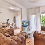  Rafailovići'de panoramik manzaralı, lüks bir şekilde döşenmiş güzel üç yatak odalı daire Rafailovici 8095415 thumb1