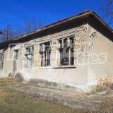  Former school in Tryavna Balkan mountain near SPA resort Tryavna city 8095429 thumb1