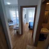  Çekici bir konumda, Budva'da modern mobilyalı bir yatak odalı daire. (30.08.2024 TARİHİNE KADAR DÖNEM İÇİN) Budva 7995006 thumb0