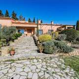  Provencal house of great character, set in a peaceful countryside environment, 15 minutes from Salon de Provence. Perfectly maintained, the property offers over 350m2 of habitable space.6 bedrooms, 4 bathrooms, 1 independent apartment. Pool ho Salon-de-Provence 2197687 thumb1