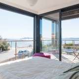  A stone's throw from the beach and harbour, this triplex is the result of rehabilitation of a seafront building by a talented young architect. This attractive renovation benefits from a superb view of the sea to the east, the hippodrome to the west.  Hyères 3797855 thumb4