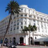  In one of the most prestigious palaces on the Croisette in Cannes you'll find this beautiful 70 m2 apartment with great lateral view over the sea. The apartment has been recently renovated. Possibility to purchase two parking  Cannes 2698079 thumb0