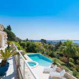  Rare. In the immediate vicinity of the sea, the shops and the restaurants, splendid villa nestled in greenery offering a breathtaking panoramic sea view from Cap d'Antibes to Lerins Islands.Living surface: approx. 450 m2Land: 1520 m Golfe-juan 4099153 thumb3
